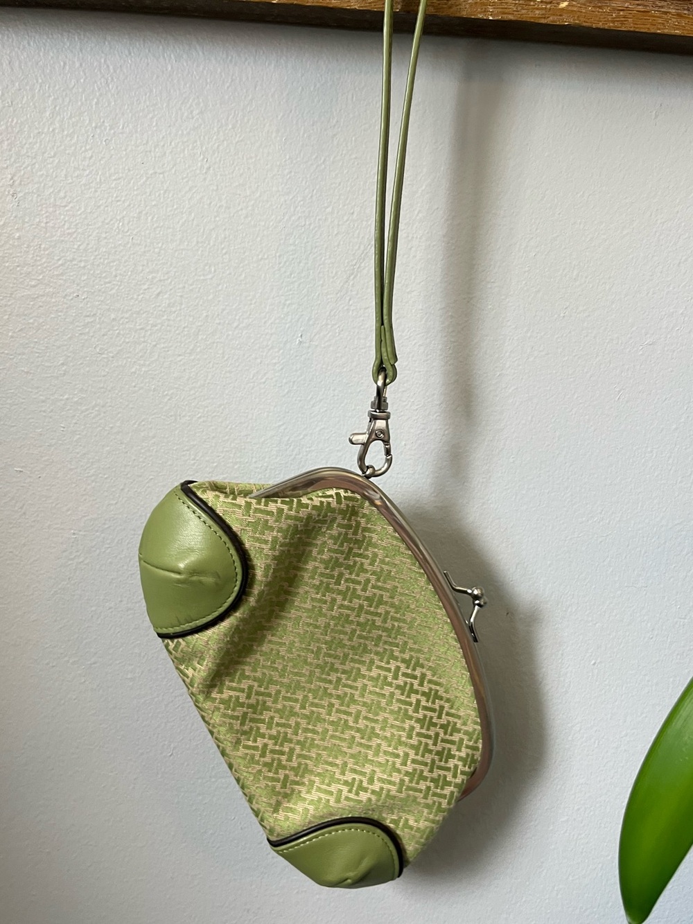 Talbots Green Signature Logo Kiss Lock Wristlet Fabric Leather Pouch Clutch Vtg